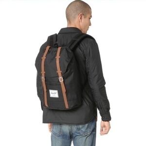 Herschel Retreat Backpack, Black, Classic 19.5L brown straps red white interior